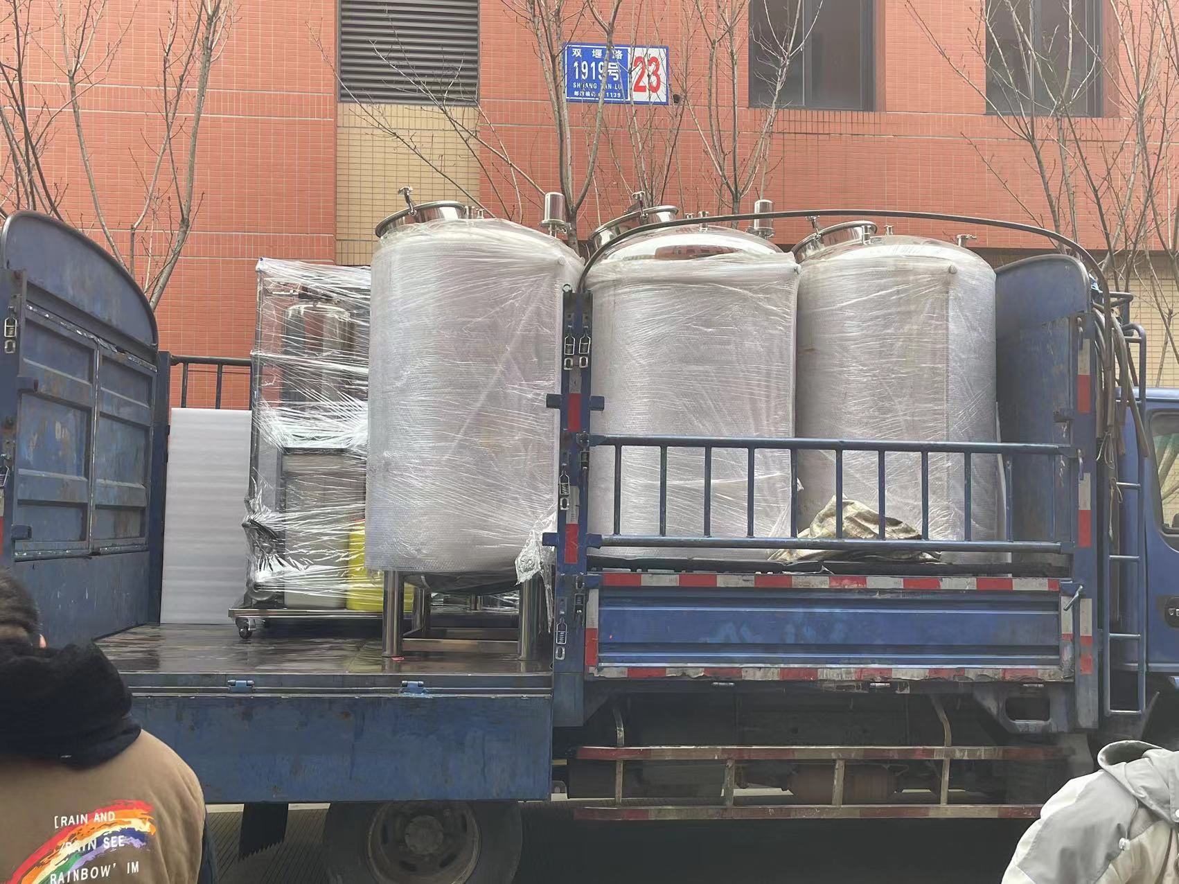 大型純水設(shè)備發(fā)貨現(xiàn)場 大型純水設(shè)備發(fā)貨現(xiàn)場